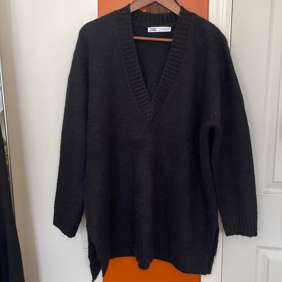 Oversize Sweater - Picture 2 of 5